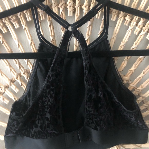 Aerie crushed velvet halter bralette black - Picture 2 of 10